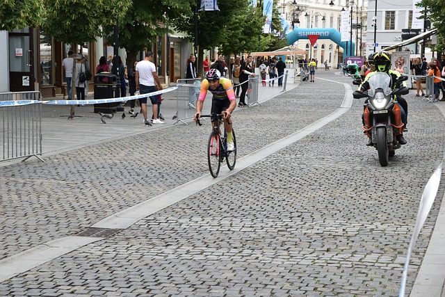 伯恩茅斯欲留塞梅约至赛季末，英超五强关注其解约条款