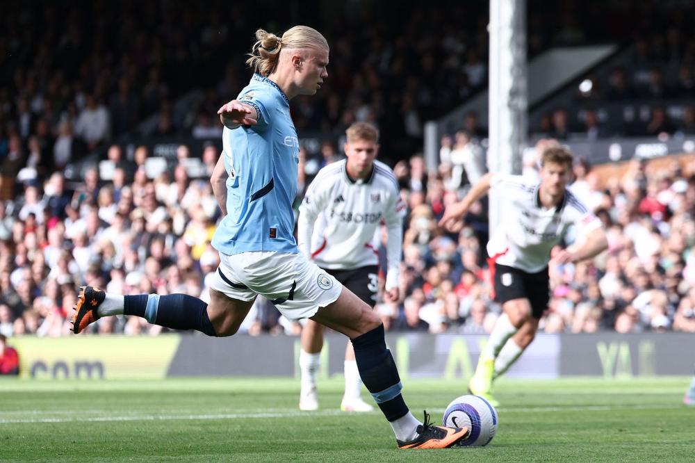 无文班马刺照样杀疯了！瓦塞尔35+7三分对轰穆雷，约基奇8次出手引争议