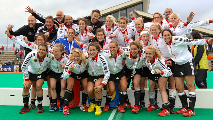 世体：安东尼脚踝伤势有所缓解，应该可以顺利出战巴萨