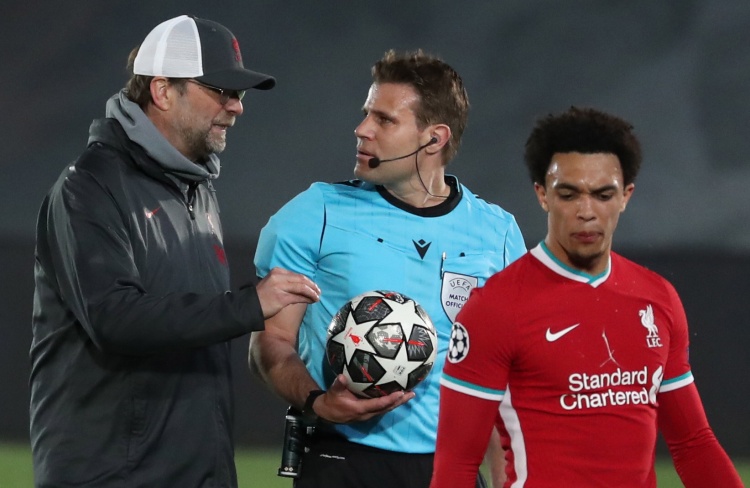 记者：拜仁对霍村前锋阿斯拉尼兴趣愈发明确，已开始相关接触